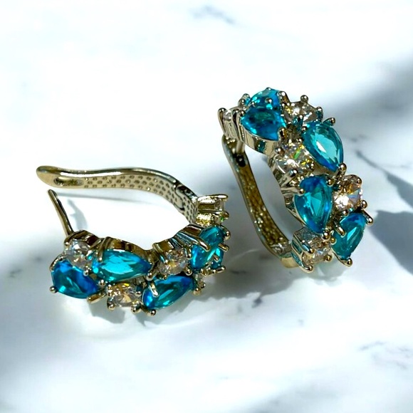 Dazzling Blue Sky and White Cubic Zirconia Earrings 💎 - Picture 3 of 4